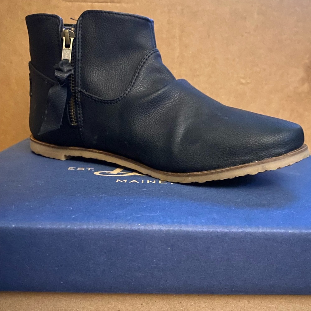 MAYA BOOTIE G.H Bass & Co. only worn once.